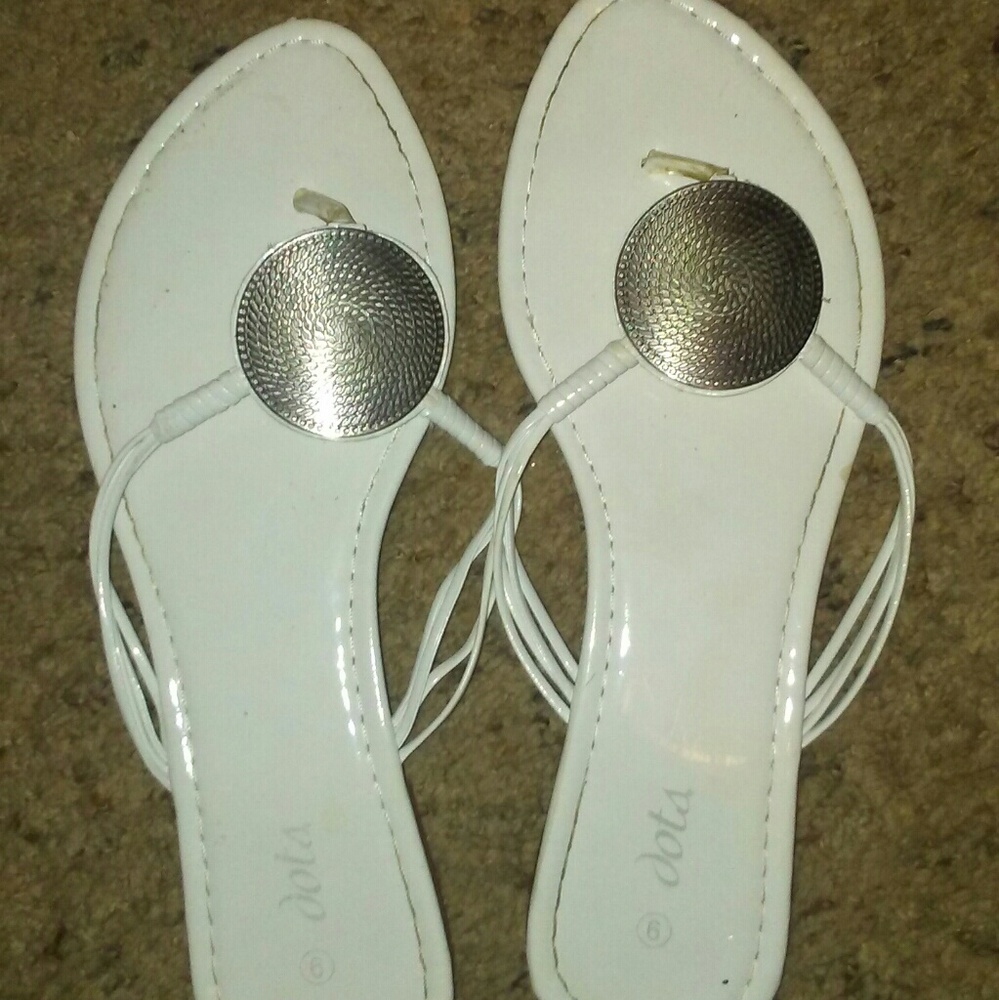 Medallion Sandles